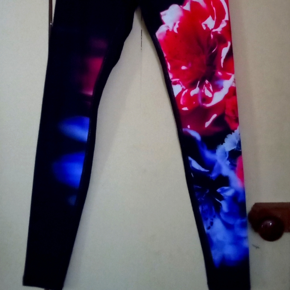 Leggings Soft Stretchy Tropical print   Extra Small/ Tall  Petite Soft Stretchy